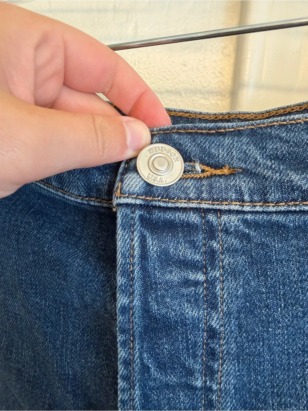 Hudson Jeans Eva Denim Shorts Dark Wash Button Fly Size 31